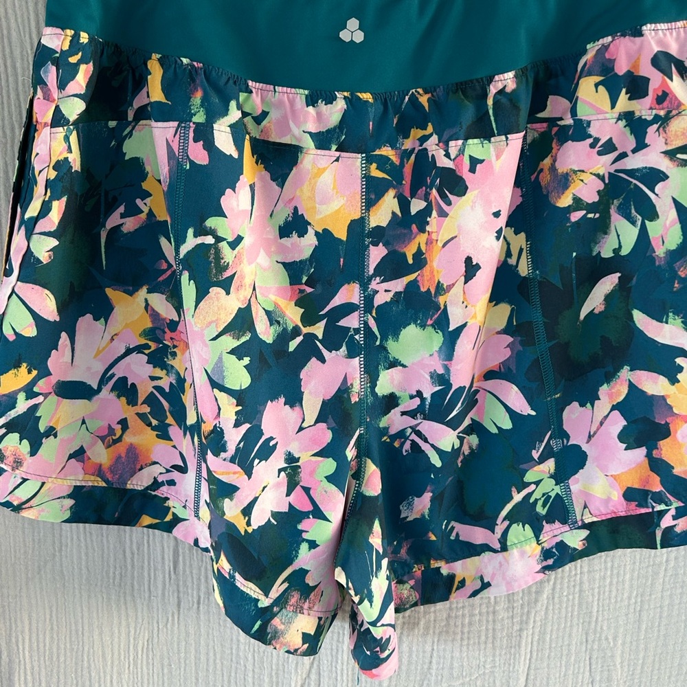 tek gear Floral Athletic Shorts in Teal, Pink & Yellow - Picture 5 of 11